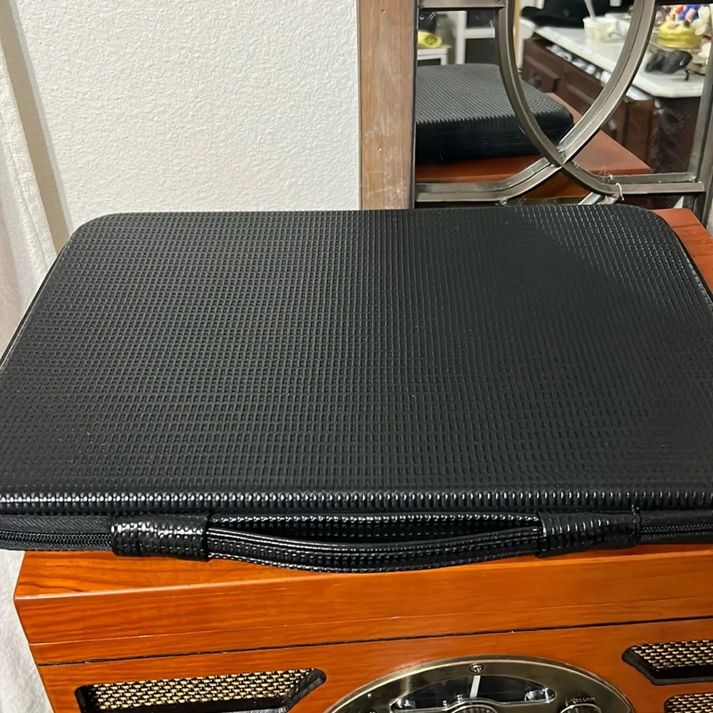 Laptop case. - Picture 1 of 16